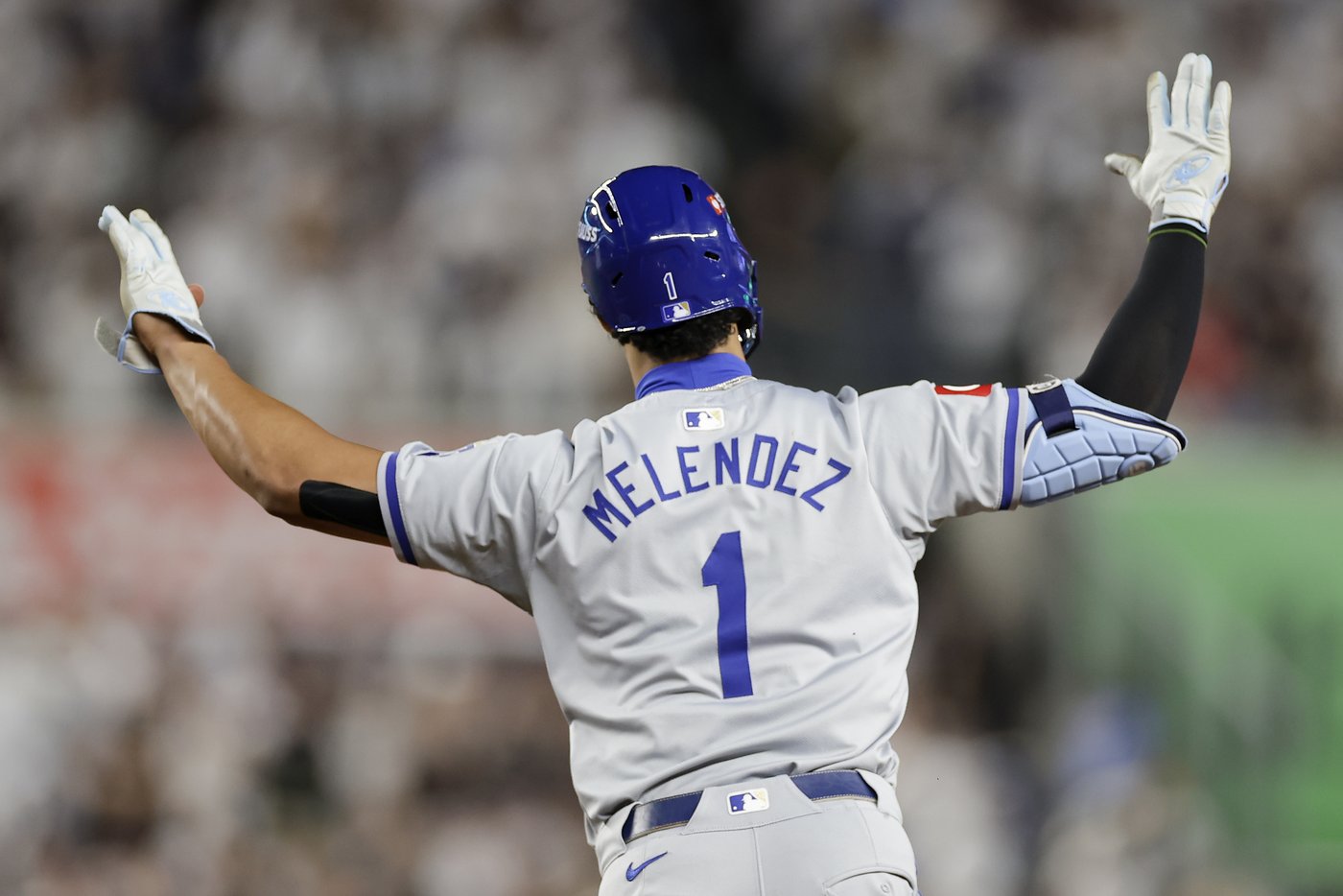 Verdugo's go-ahead single and acrobatic catch lift Yankees over Royals 6-5 in ALDS opener | iNFOnews.ca