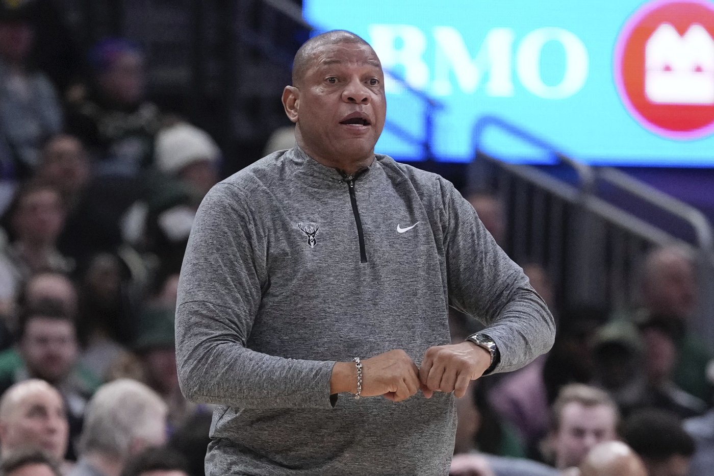 Lillard scores 26 points, Antetokounmpo adds 25 points and 16 rebounds as Bucks beat Spurs 121-105 | iNFOnews.ca