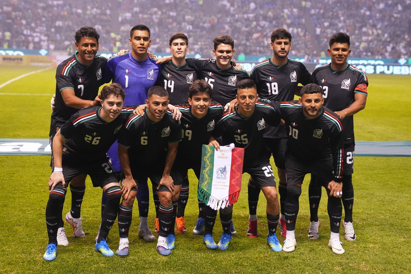 Aguirre’s early Mexico camp revives a 1986-style grind for a home World Cup push | iNFOnews.ca