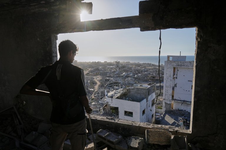 Returning to ruins: Photos of Palestinian families going home | iNFOnews.ca
