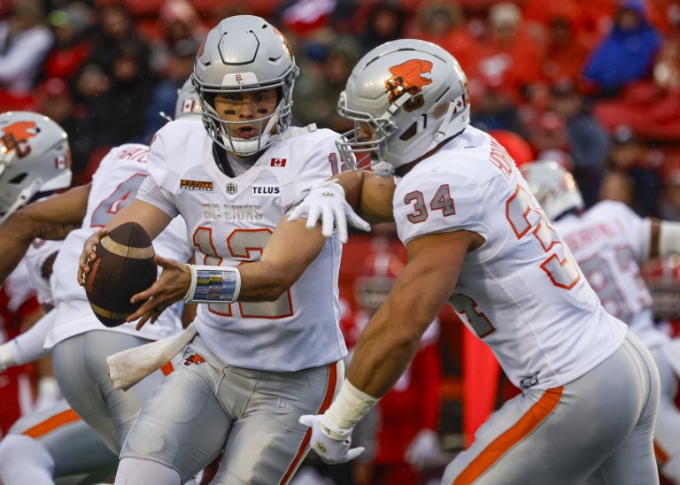 B.C. Lions top Calgary Stampeders 30-26 for third straight win | iNFOnews.ca