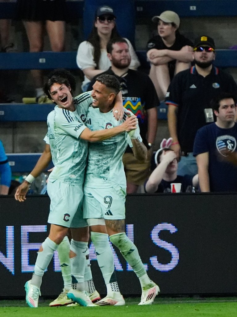 Paxton Aaronson scores twice to propel Rapids to 4-1 victory over Sporting KC | iNFOnews.ca