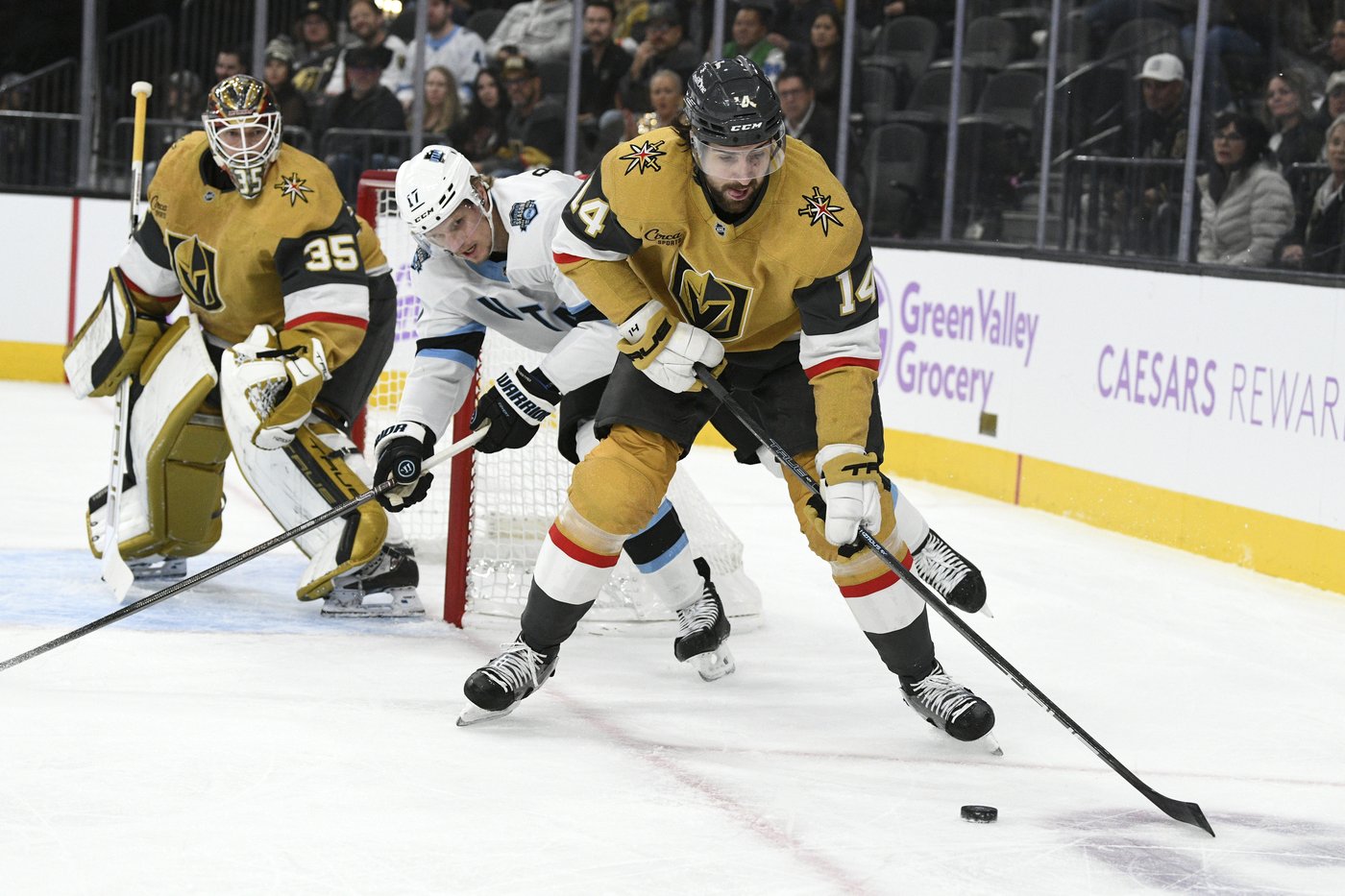 Jaxson Stauber registers first shut out of his career, Utah blanks Golden Knights, 6-0 | iNFOnews.ca