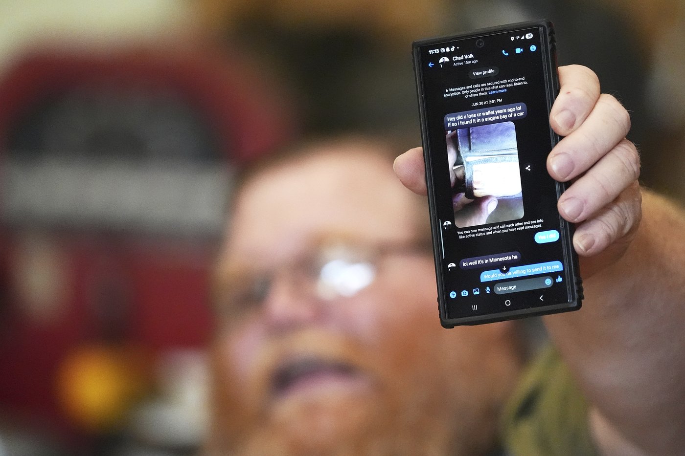 A Michigan autoworker's wallet is found under a hood in Minnesota - 151,000 miles later | iNFOnews.ca A Michigan autoworker's wallet is found under a hood in Minnesota - 151,000 miles later | iNFOnews.ca