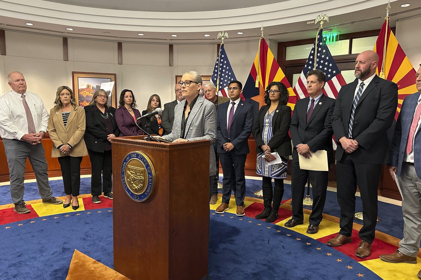Arizona's Democratic governor outlines groundwater proposal that has Republican support | iNFOnews.ca