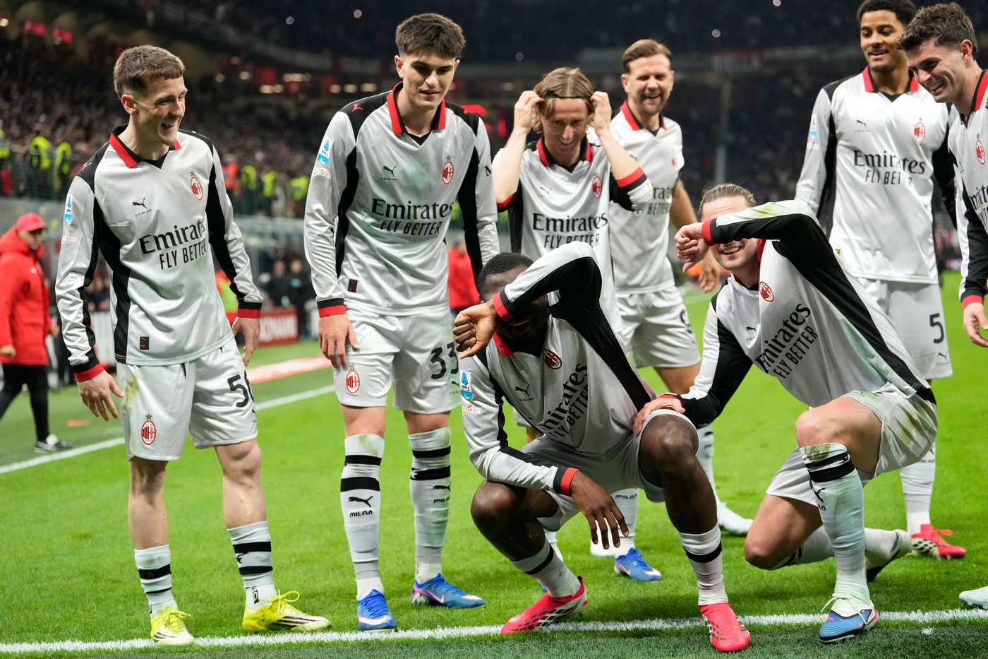 AC Milan turns jeers into cheers vs Torino and cuts Inter’s Serie A lead to 6 points | iNFOnews.ca