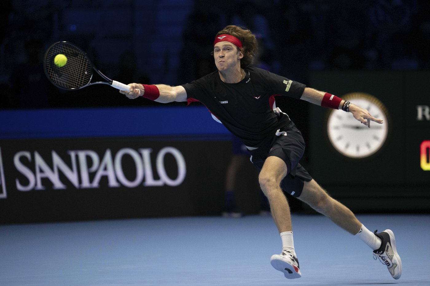 Alcaraz struggles with stomach issue in loss to Ruud at ATP Finals and Zverev beats Rublev | iNFOnews.ca Alcaraz struggles with stomach issue in loss to Ruud at ATP Finals and Zverev beats Rublev | iNFOnews.ca
