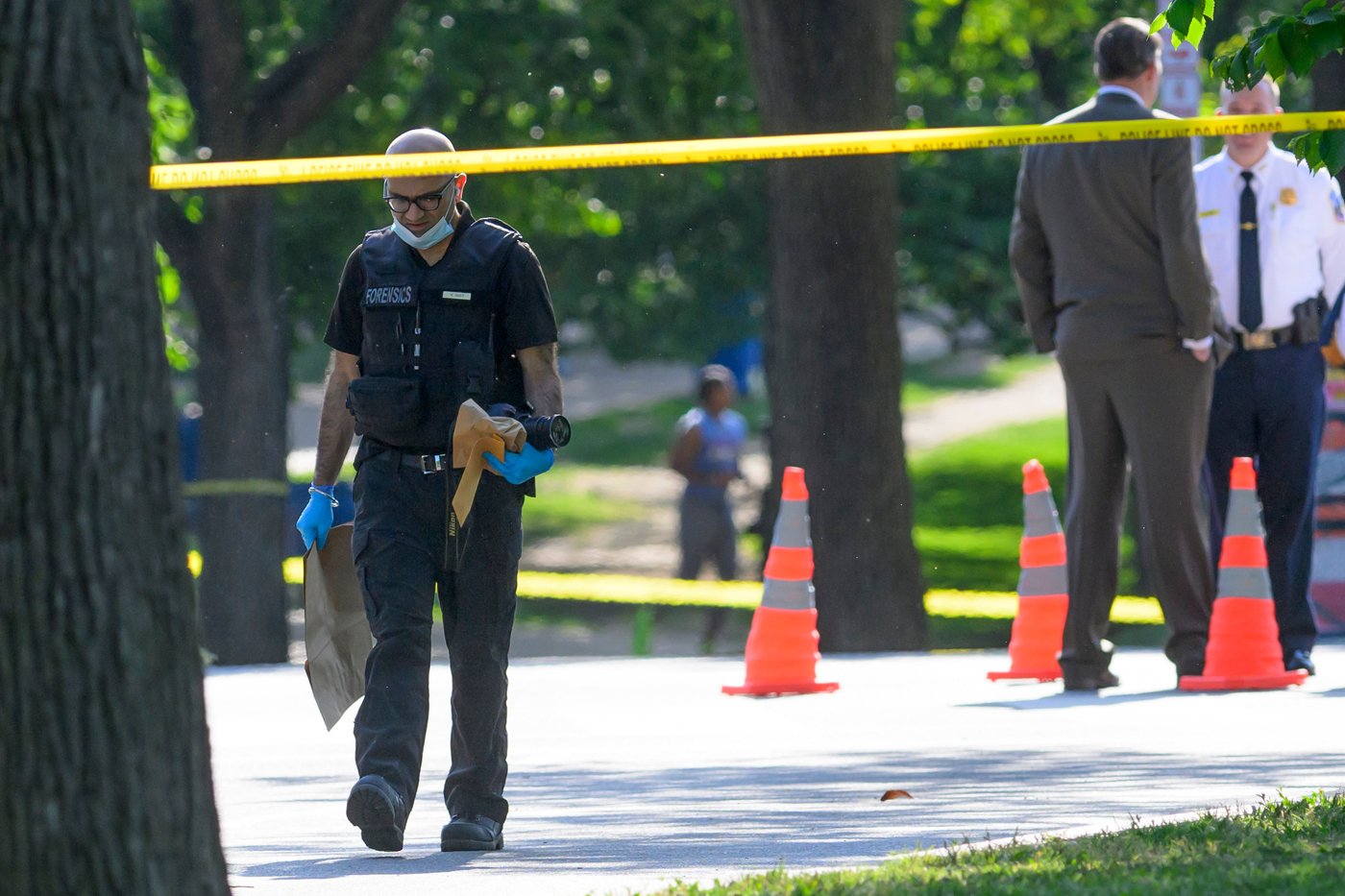 Secret Service says suspect opened fire on them and was shot in exchange near Washington Monument | iNFOnews.ca