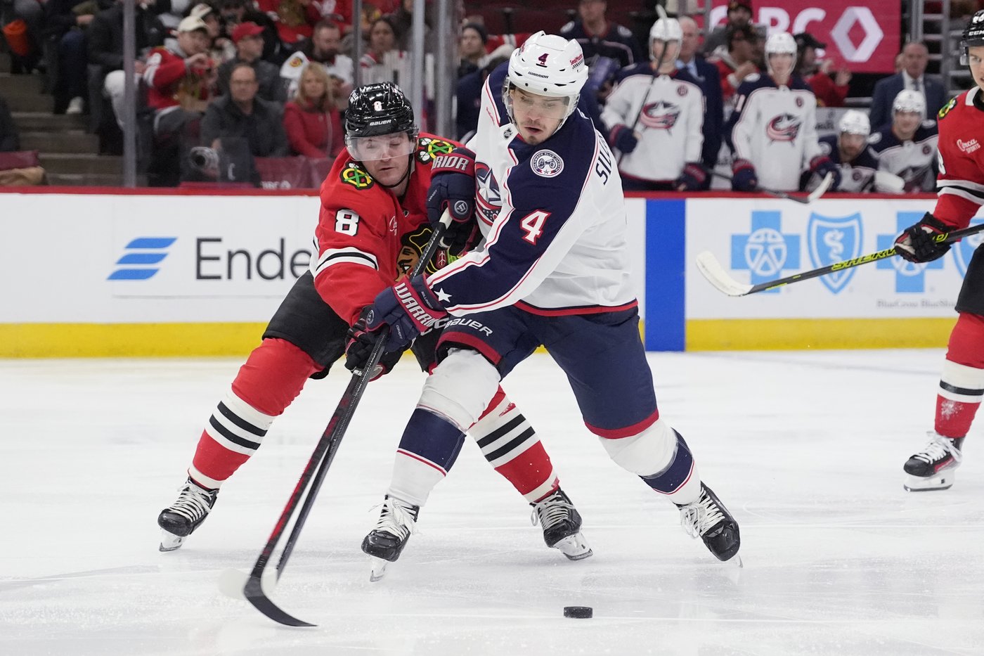 Monahan with goal and assist, Blue Jackets extend points streak to 6 with 6-3 win over Blackhawks | iNFOnews.ca