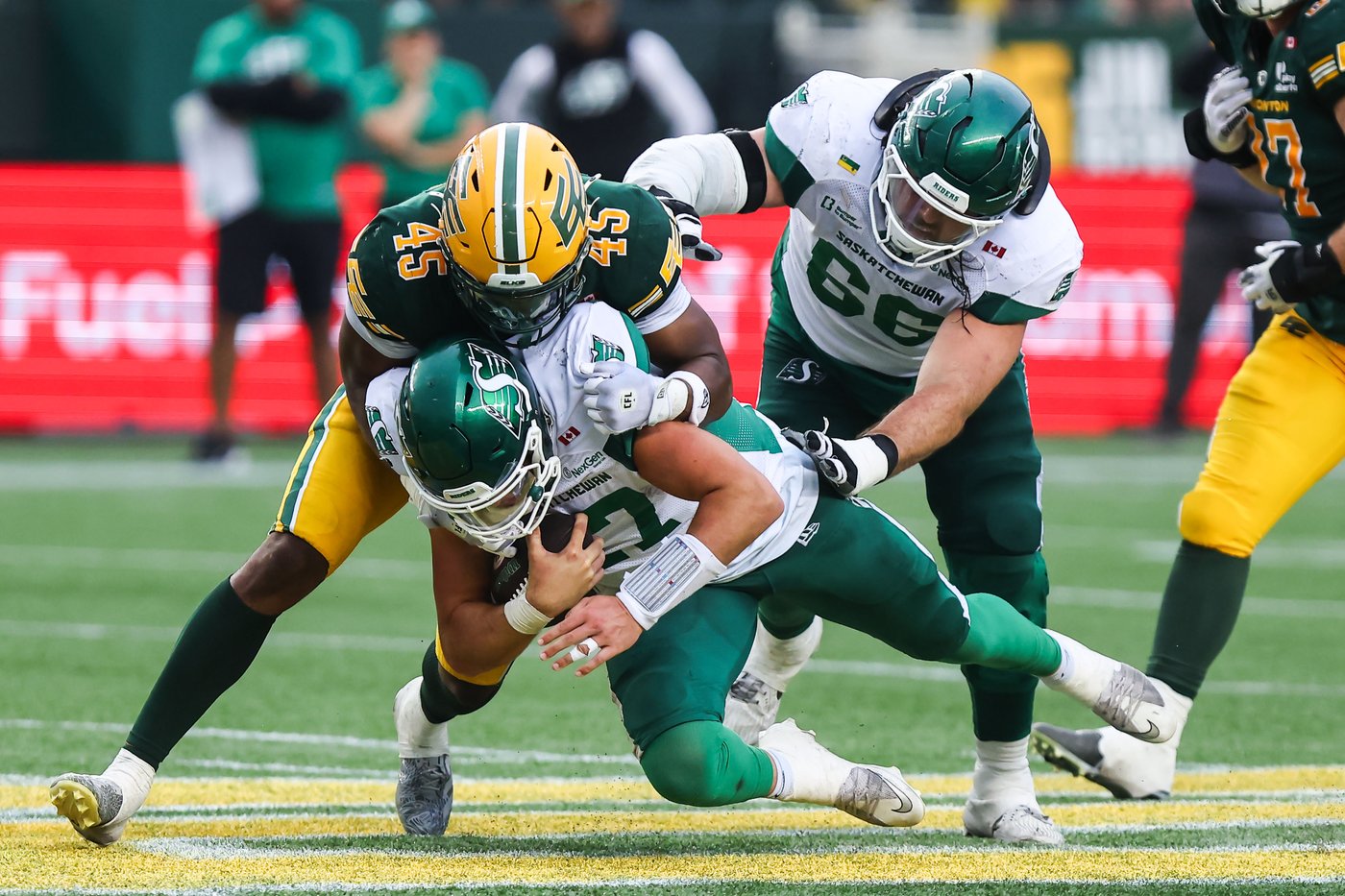 Stevens helps Riders edge West-leading Elks 28-26 in front of 31,757 fans in Edmonton | iNFOnews.ca