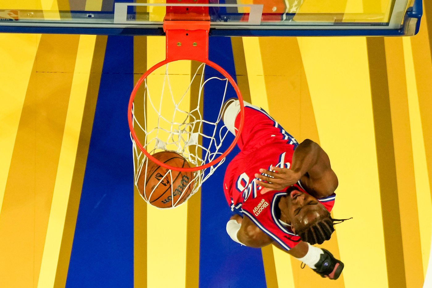 LeBron James is 41 and feeling young in Philly. He had his best game yet with the 76ers | iNFOnews.ca LeBron James is 41 and feeling young in Philly. He had his best game yet with the 76ers | iNFOnews.ca