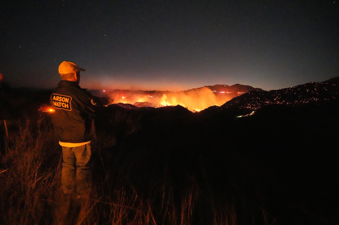 Brush fires spark in Southern California as hot weather and winds raise wildfire risk | iNwheels Brush fires spark in Southern California as hot weather and winds raise wildfire risk | iNwheels