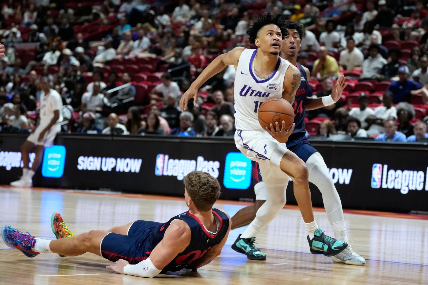 Jazz guard Trey Alexander stretchered off with bruised rib in NBA Summer League game | iNFOnews.ca Jazz guard Trey Alexander stretchered off with bruised rib in NBA Summer League game | iNFOnews.ca