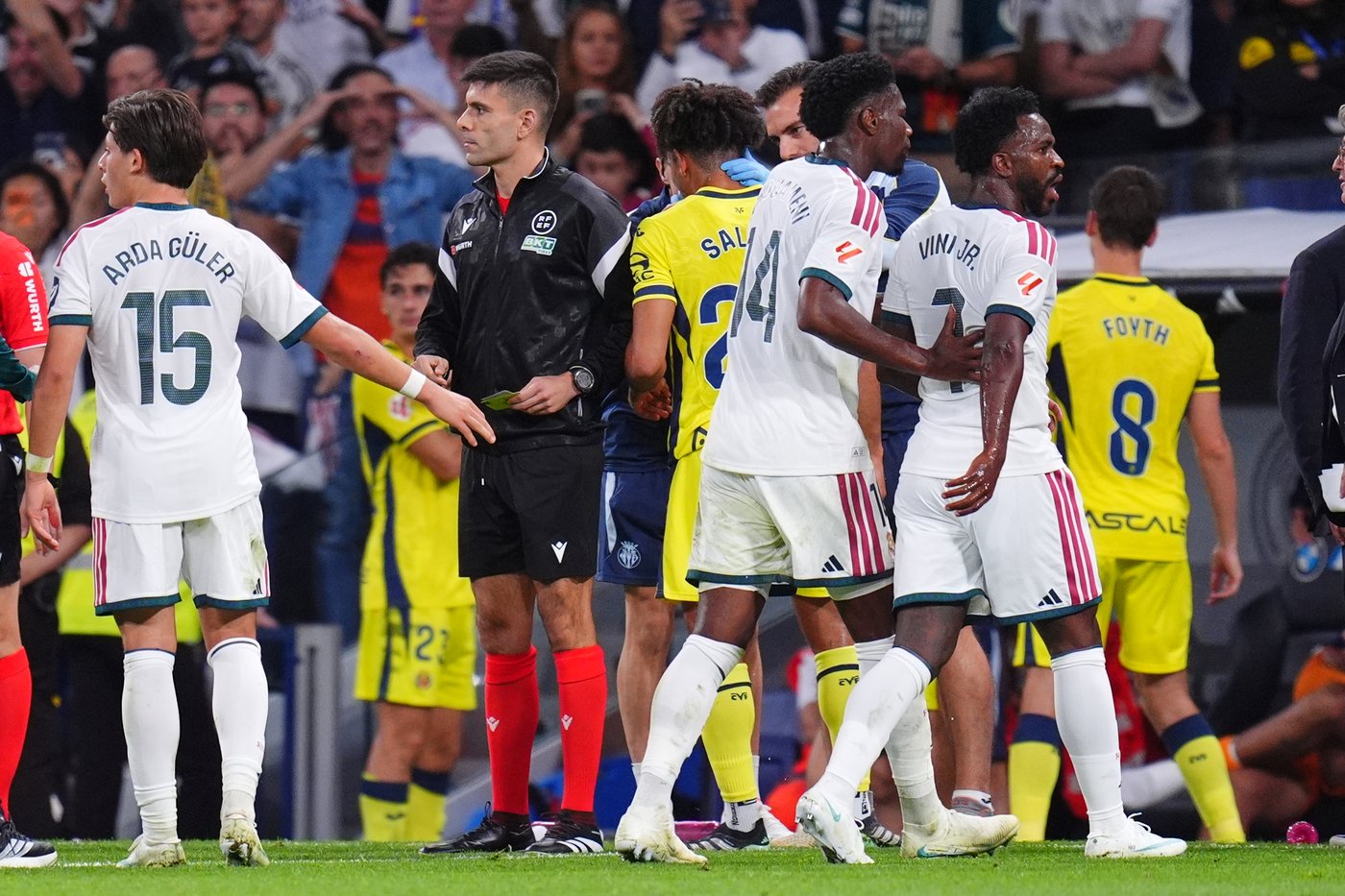 Real Madrid's Vinícius red-carded for pulling hair of Villarreal player | iNFOnews.ca