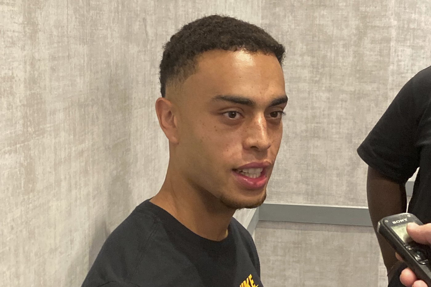 Back from torn ACL, Sergiño Dest says he's matured since red card for arguing at Trinidad | iNFOnews.ca Back from torn ACL, Sergiño Dest says he's matured since red card for arguing at Trinidad | iNFOnews.ca