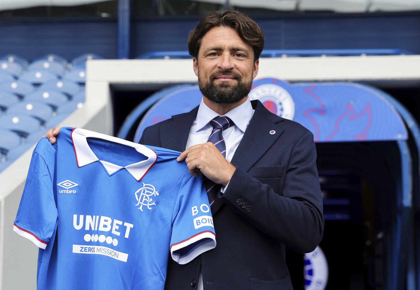 Martin hired as Rangers manager and handed a big task: Regain the Scottish title from Celtic | iNFOnews.ca Martin hired as Rangers manager and handed a big task: Regain the Scottish title from Celtic | iNFOnews.ca