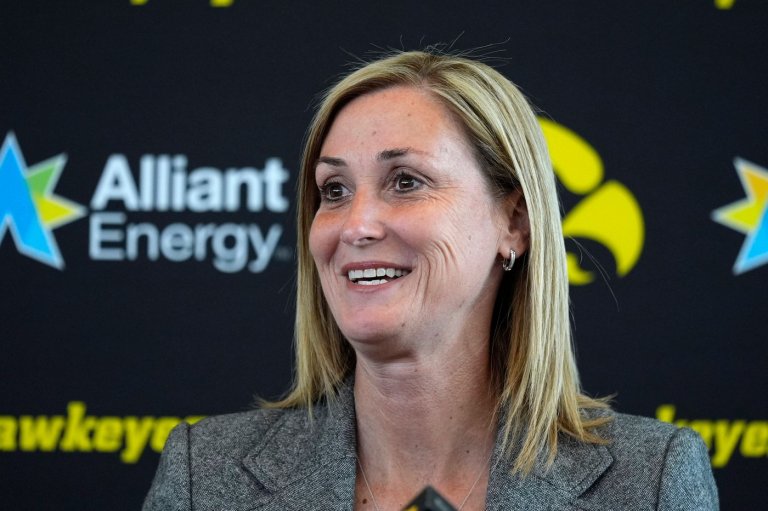 Iowa signs athletic director Beth Goetz to contract extension through early 2032 | iNFOnews.ca