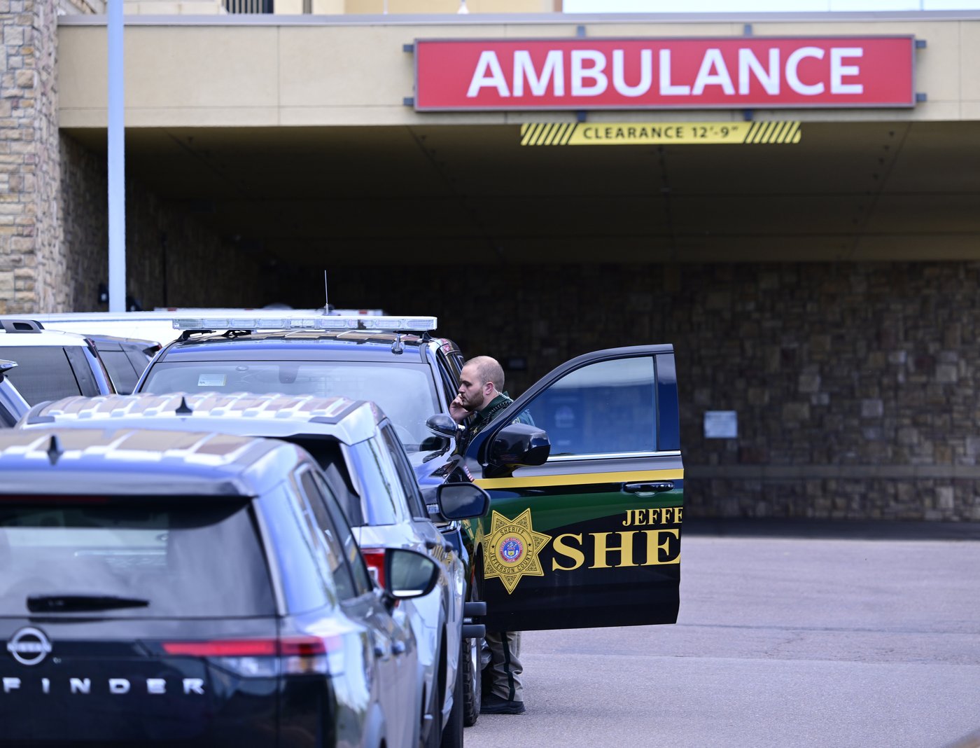 Authorities say a student is dead after shooting 2 peers and then himself at Colorado high school | iNFOnews.ca