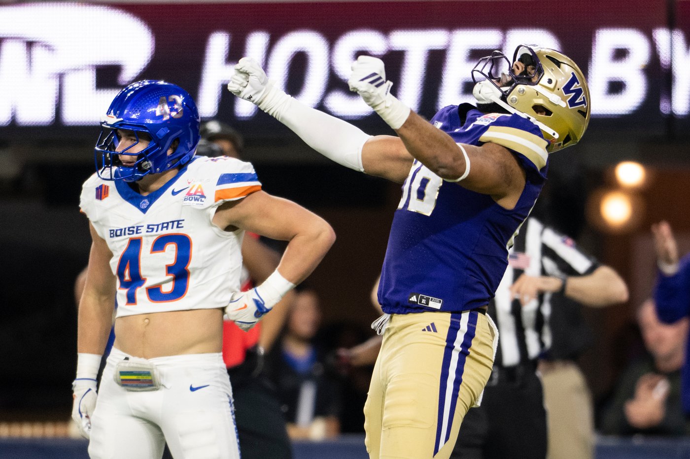 Williams throws 4 TD passes and Washington has 5 INTs in 38-10 rout of Boise State in LA Bowl | iNFOnews.ca Williams throws 4 TD passes and Washington has 5 INTs in 38-10 rout of Boise State in LA Bowl | iNFOnews.ca