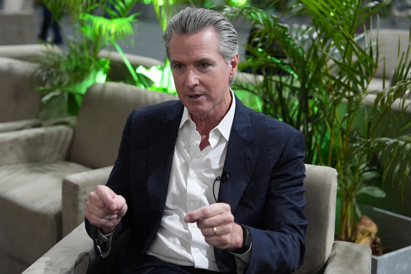 Newsom tells AP the eight senators who struck the shutdown deal aren't alarmed enough about Trump | iNFOnews.ca Newsom tells AP the eight senators who struck the shutdown deal aren't alarmed enough about Trump | iNFOnews.ca