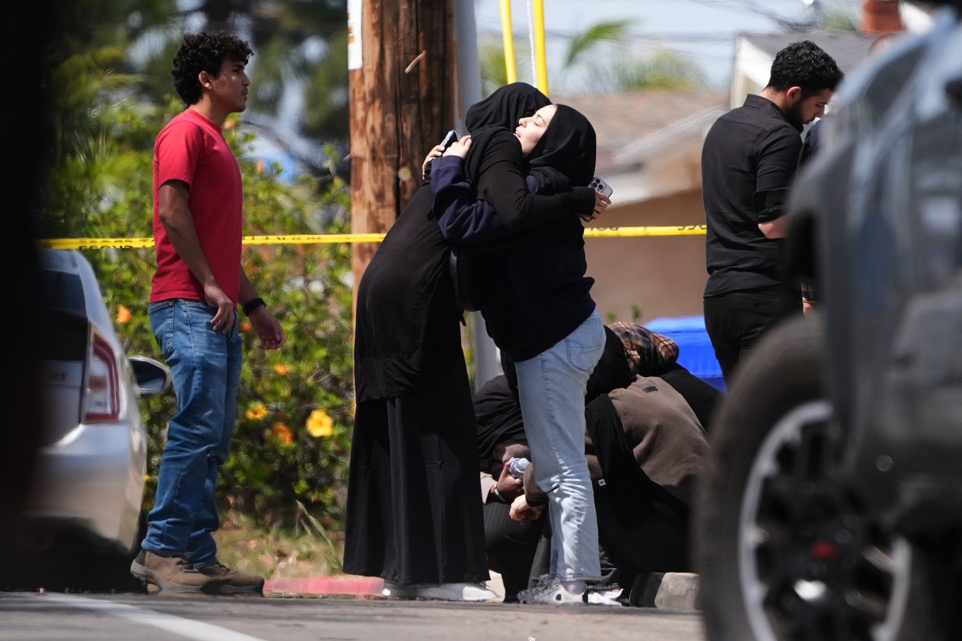 Teenage gunmen open fire on San Diego mosque, killing 3 men and then themselves | iNFOnews.ca Teenage gunmen open fire on San Diego mosque, killing 3 men and then themselves | iNFOnews.ca