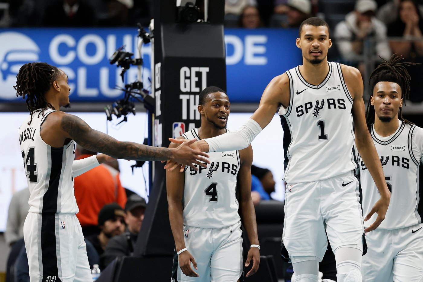 Tempers flare in Spurs-Pistons game in a matchup of 2 of NBA's top teams | iNFOnews.ca