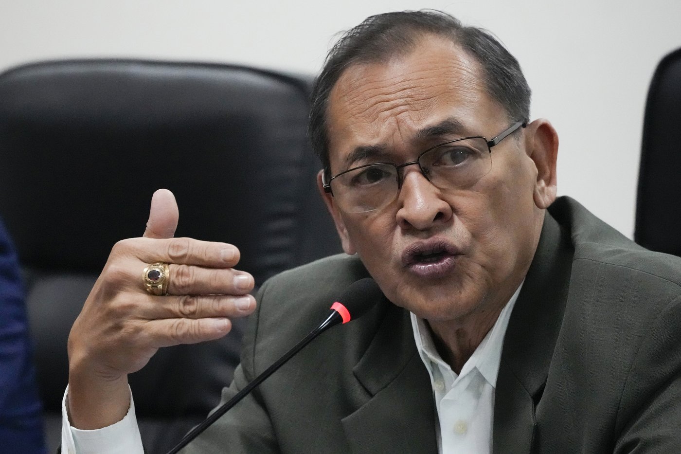 Philippine president says impeaching the vice president, his rival, would be a waste of time | iNFOnews.ca