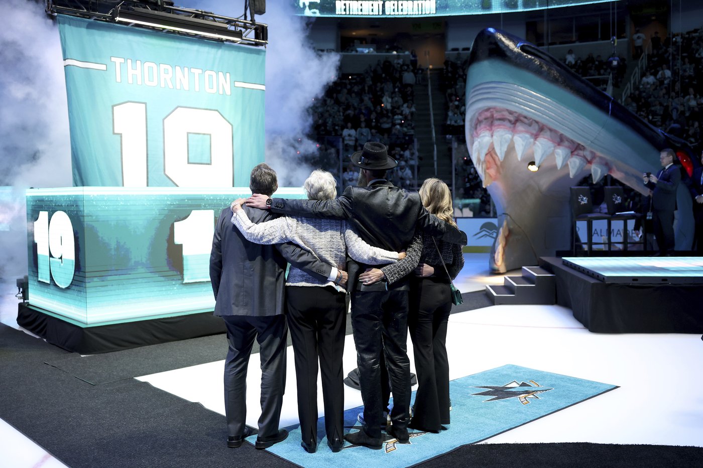 San Jose Sharks retire Joe Thornton's No. 19 jersey in emotional ceremony | iNFOnews.ca
