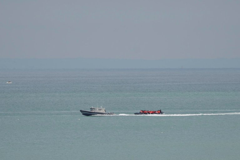 French authorities say 4 people have died trying to cross the Channel | iNFOnews.ca
