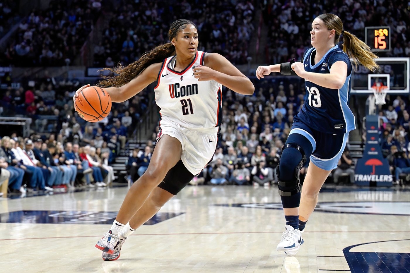 UConn teammates Sarah Strong and Azzi Fudd headline AP All-America first team | iNFOnews.ca UConn teammates Sarah Strong and Azzi Fudd headline AP All-America first team | iNFOnews.ca