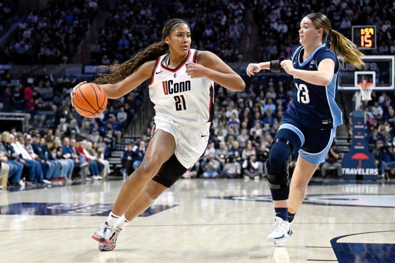 UConn teammates Sarah Strong and Azzi Fudd headline AP All-America first team | iNFOnews.ca