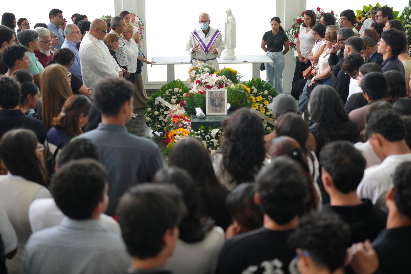 As quake rescue effort winds down, Venezuelans are left alone to recover their dead | iNFOnews.ca As quake rescue effort winds down, Venezuelans are left alone to recover their dead | iNFOnews.ca