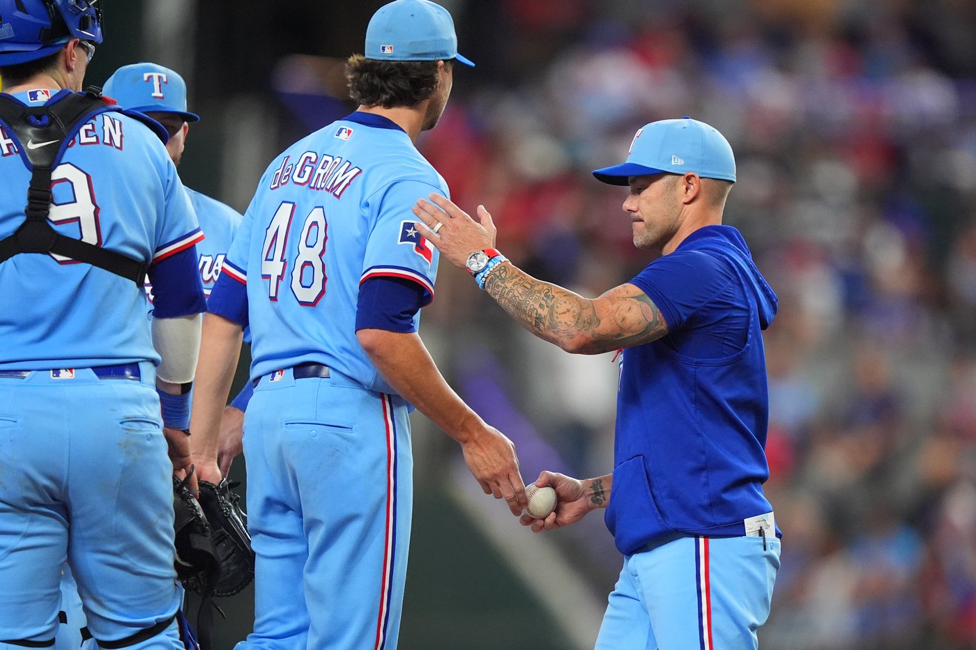 Playoff hopeful Blue Jays avoid series sweep with 7-2 win over AL West-leading Texas | iNFOnews.ca