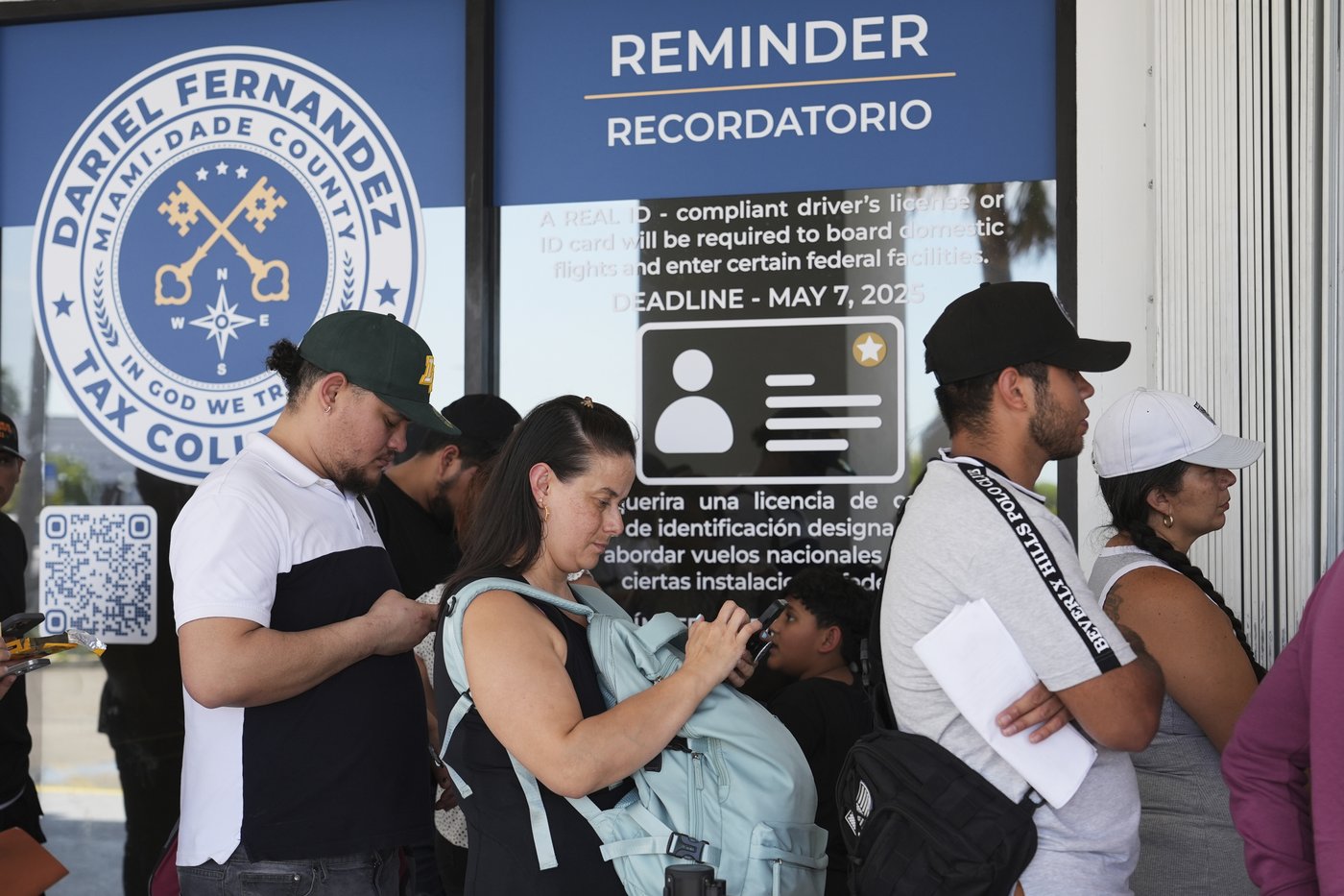 PHOTO COLLECTION: REAL ID requirements for the U.S. domestic flyers begins | iNFOnews.ca
