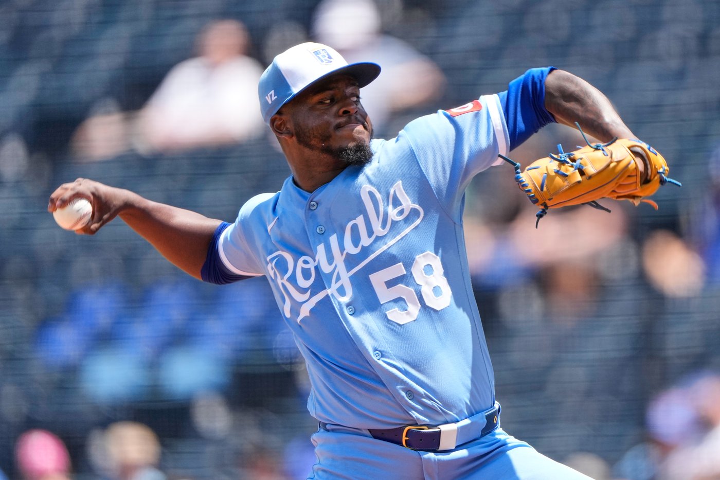 Perez drives in 2 as the Royals beat the Phillies 5-2 to end a 4-game losing streak | iNFOnews.ca Perez drives in 2 as the Royals beat the Phillies 5-2 to end a 4-game losing streak | iNFOnews.ca