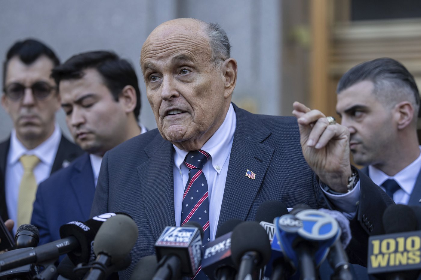 Giuliani's lawyers after $148M defamation judgment seek to withdraw from his case | iNFOnews.ca Giuliani's lawyers after $148M defamation judgment seek to withdraw from his case | iNFOnews.ca