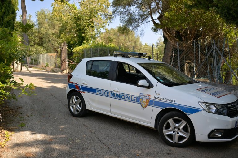 Thieves steal 4 Renoir paintings from French Riviera museum, 2 of them still missing | iNFOnews.ca