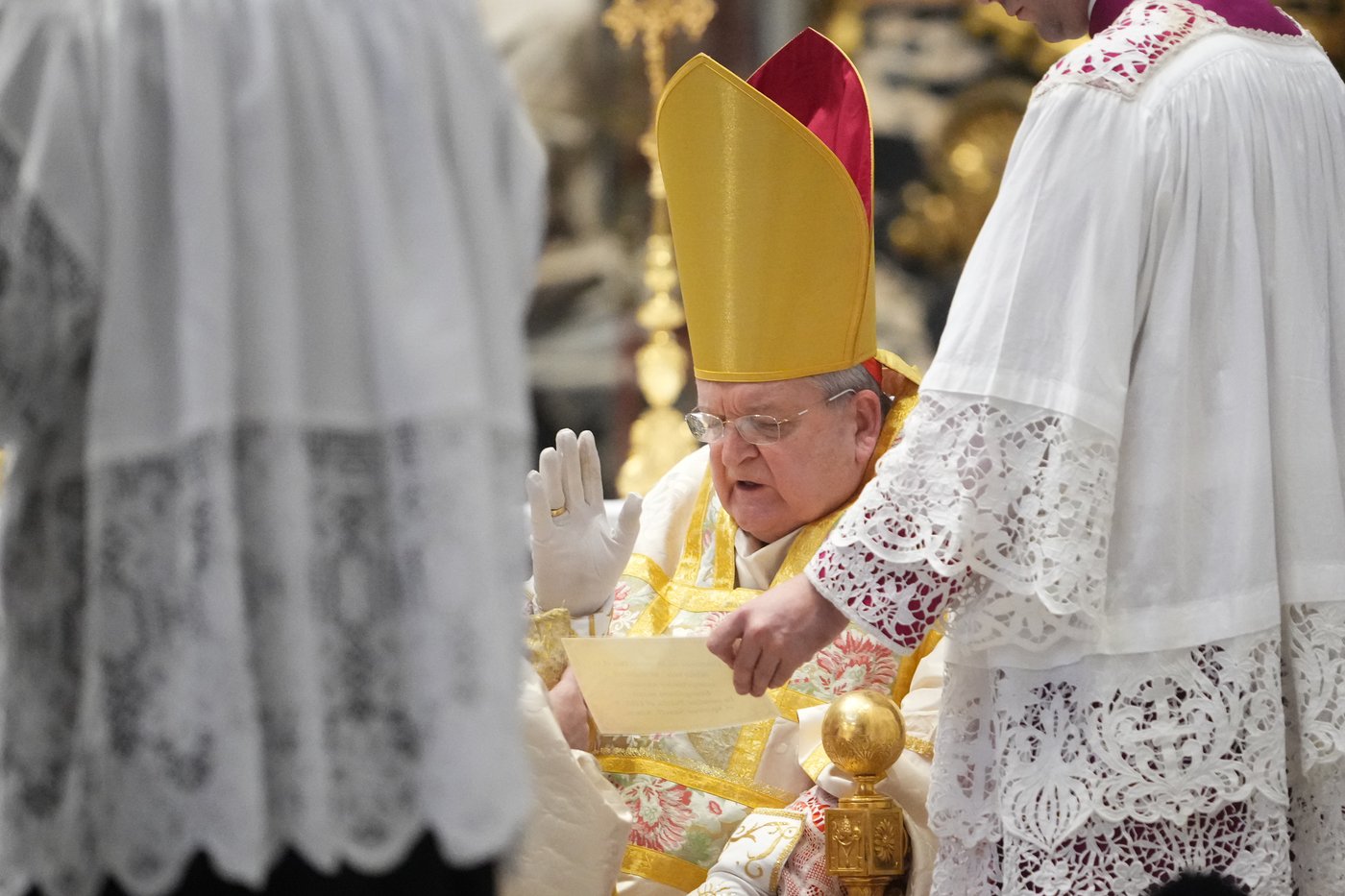 American cardinal celebrates old Latin Mass in St. Peter's in a sign of change | iNFOnews.ca American cardinal celebrates old Latin Mass in St. Peter's in a sign of change | iNFOnews.ca
