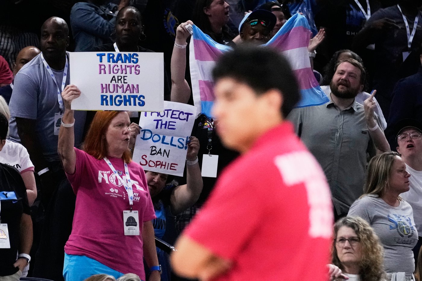 Enes Kanter Freedom ejected from Fever-Sky game after he was confronted by Sky's Cloud | iNFOnews.ca