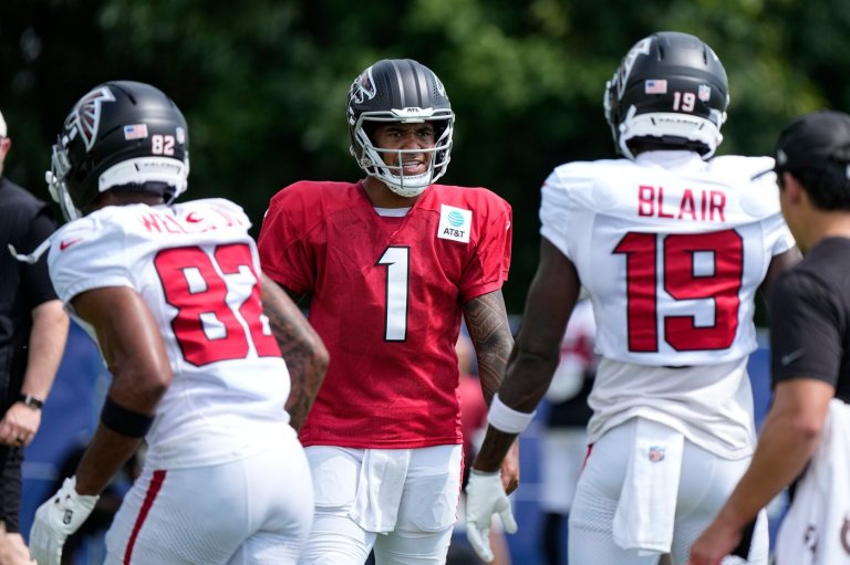 Colts' Keenan Allen and Falcons' Za'Darius Smith sit out the teams' first joint practice | iNFOnews.ca