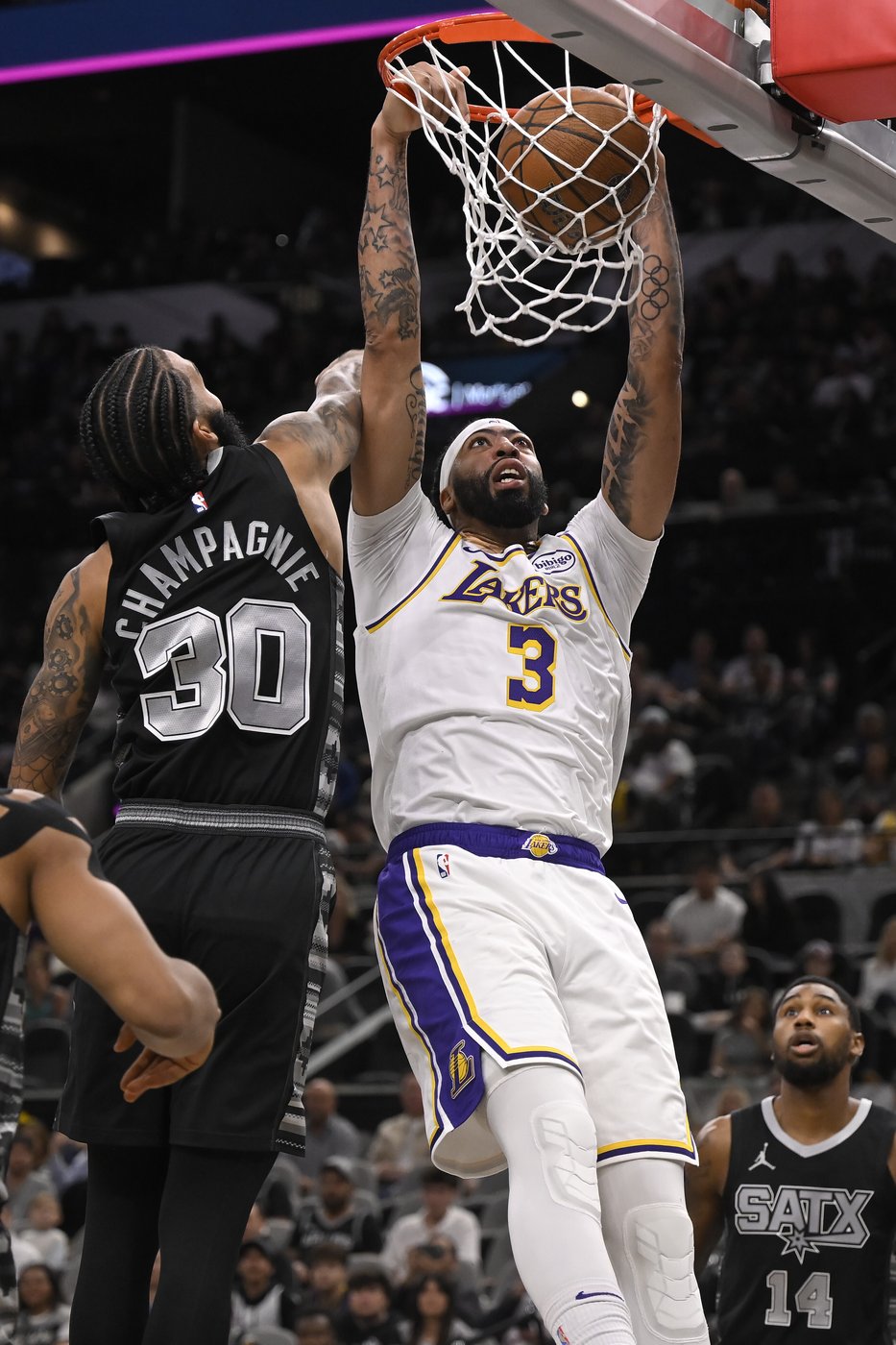 Anthony Davis, LeBron James lead Lakers past Spurs 120-115 to open NBA Cup title defense | iNFOnews.ca
