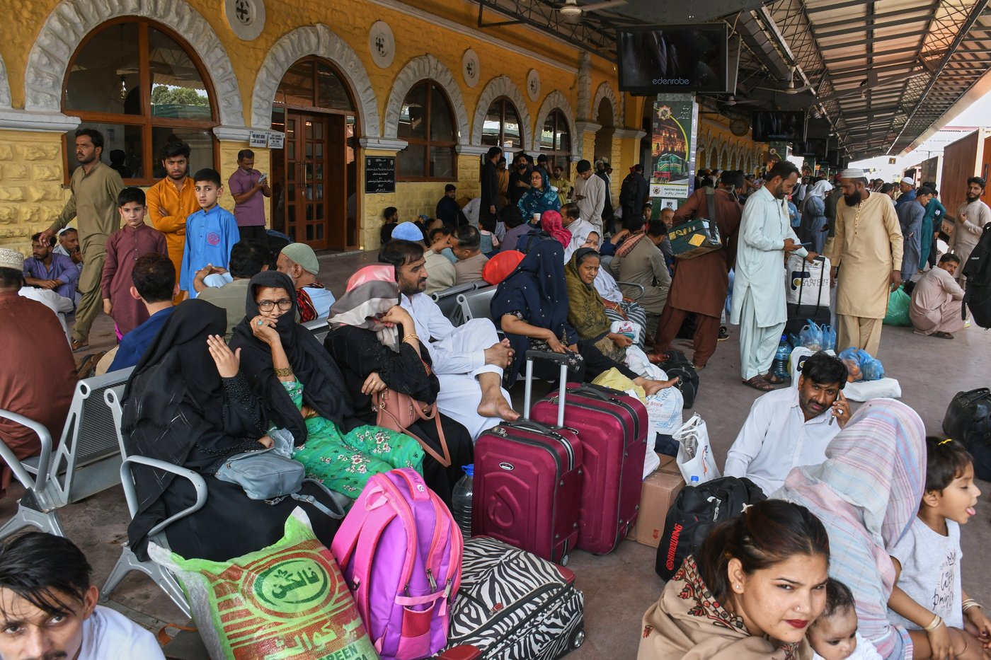 A look at Eid al-Fitr and how Muslims celebrate the Islamic holiday | iNFOnews.ca