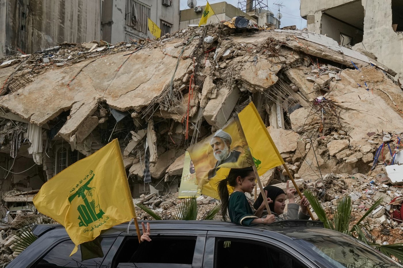 Photos show displaced Lebanese returning to villages after Israel and Hezbollah ceasefire | iNFOnews.ca