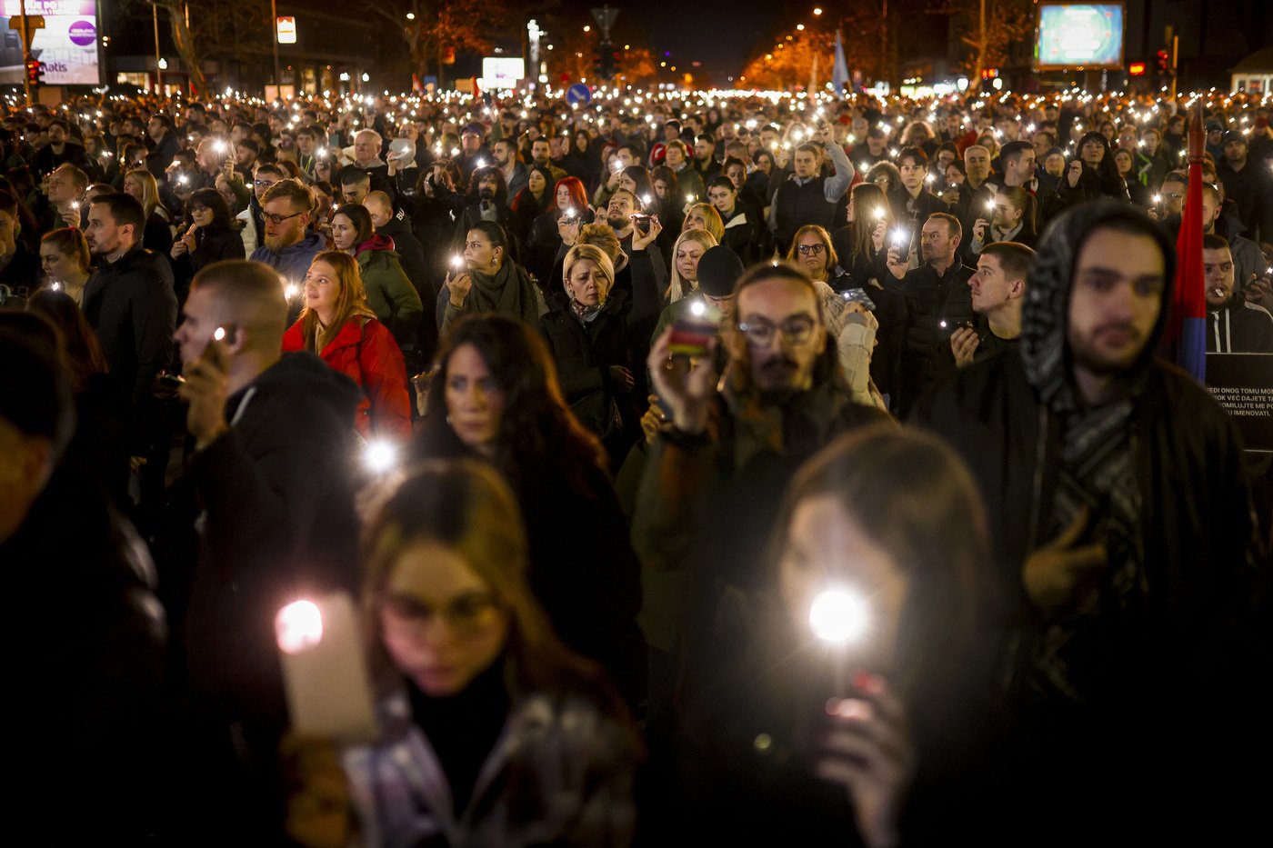 Serbia's students lead Danube bridge blockades as protest draws tens of thousands calling for change | iNFOnews.ca