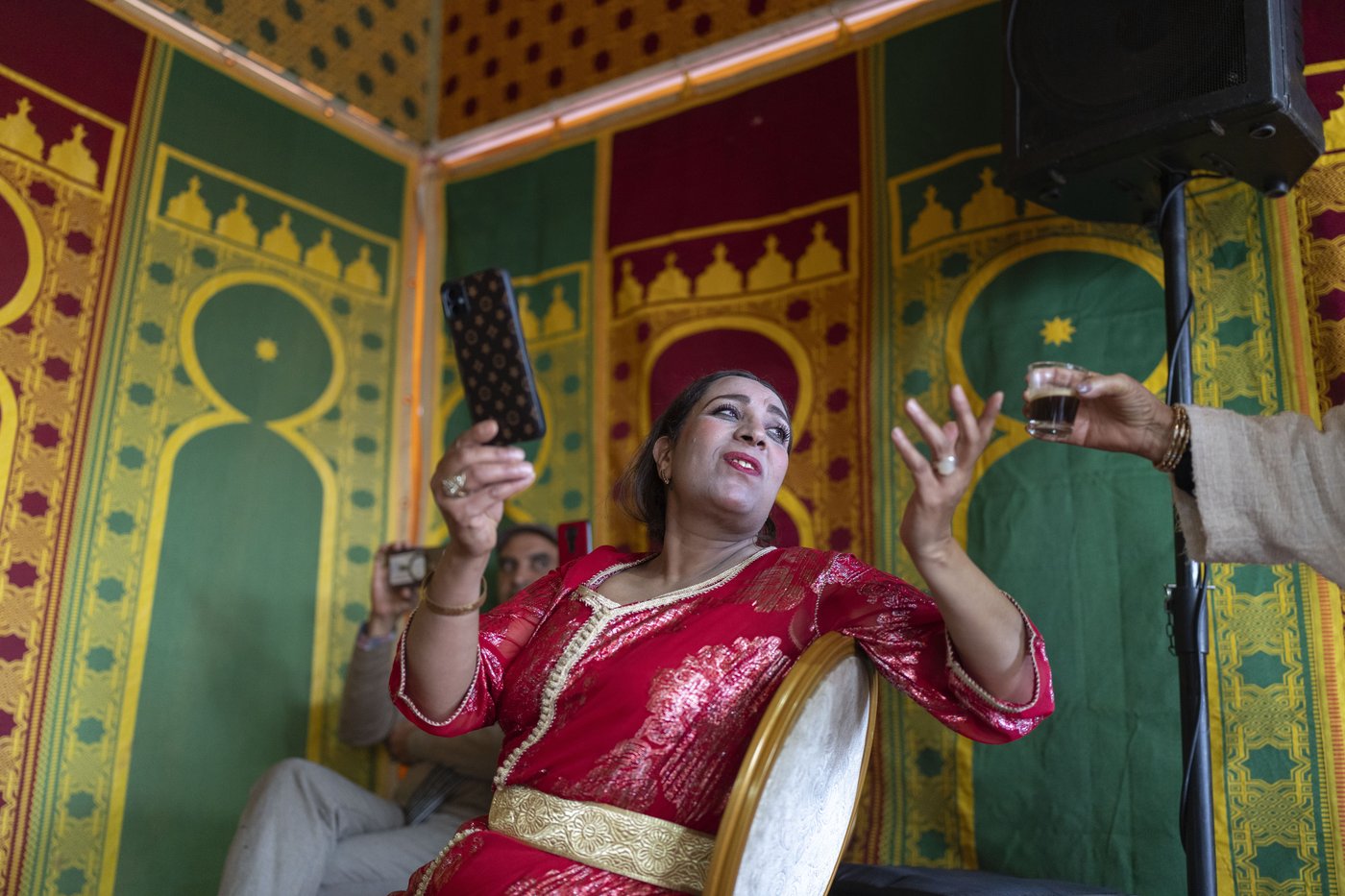 From urban bars to country weddings, Moroccan folk singers break barriers and keep traditions alive | iNFOnews.ca From urban bars to country weddings, Moroccan folk singers break barriers and keep traditions alive | iNFOnews.ca