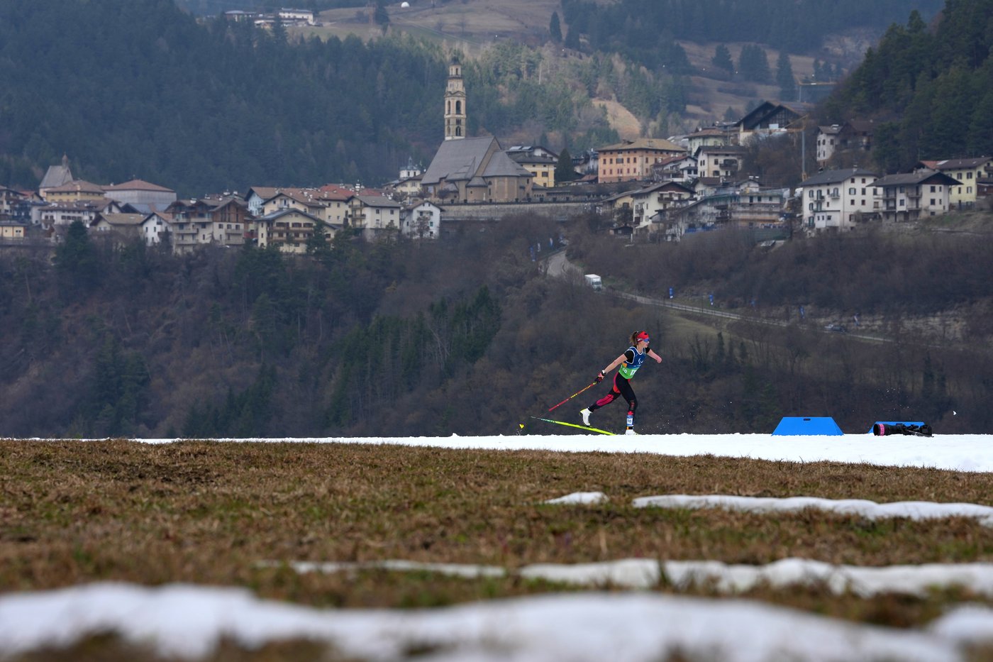 Paralympians ski in shorts and T-shirts, and some ask: Shouldn’t these Games be earlier? | iNFOnews.ca