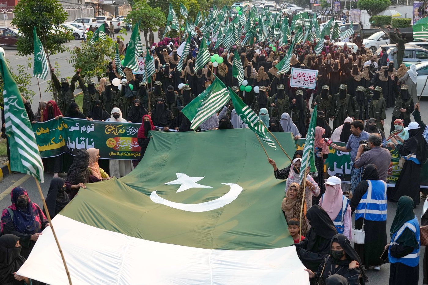 Pakistan warns of strong response to any attack on anniversary of clash with India | iNFOnews.ca
