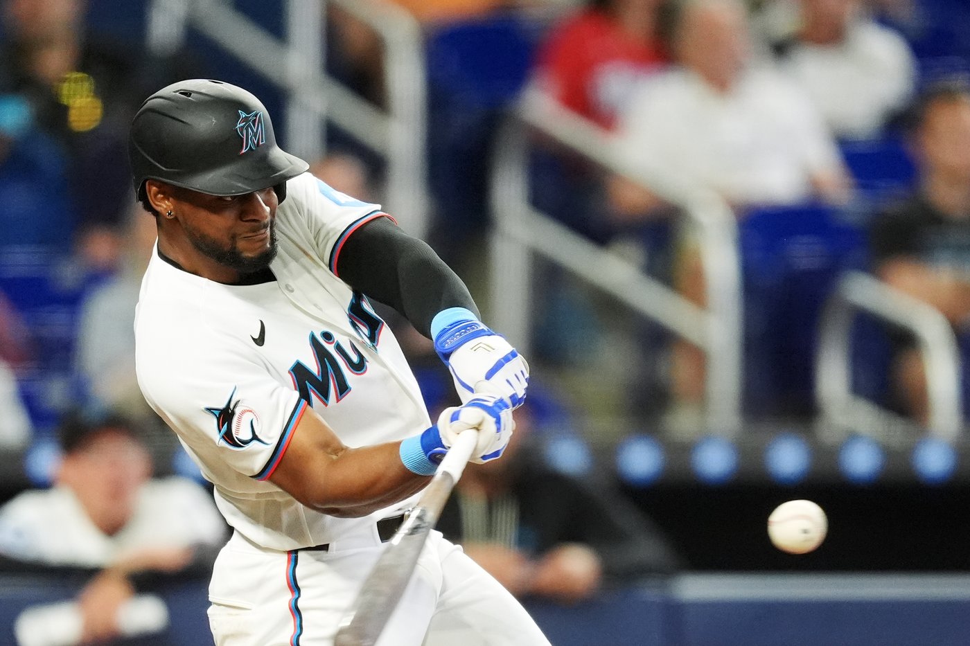 Sandy Alcantara throws a shutout on 93 pitches to lead Marlins over White Sox 10-0 | iNFOnews.ca