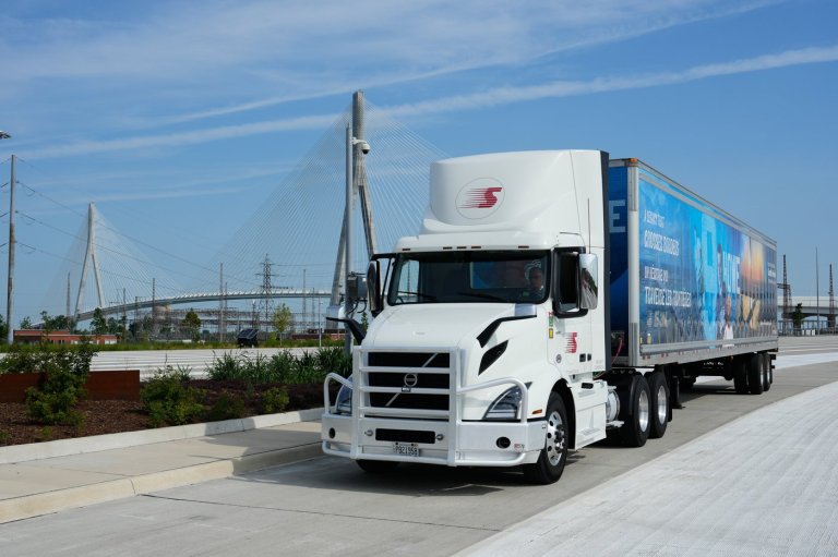Traffic to start flowing Monday across new bridge between Canada and US | iNFOnews.ca