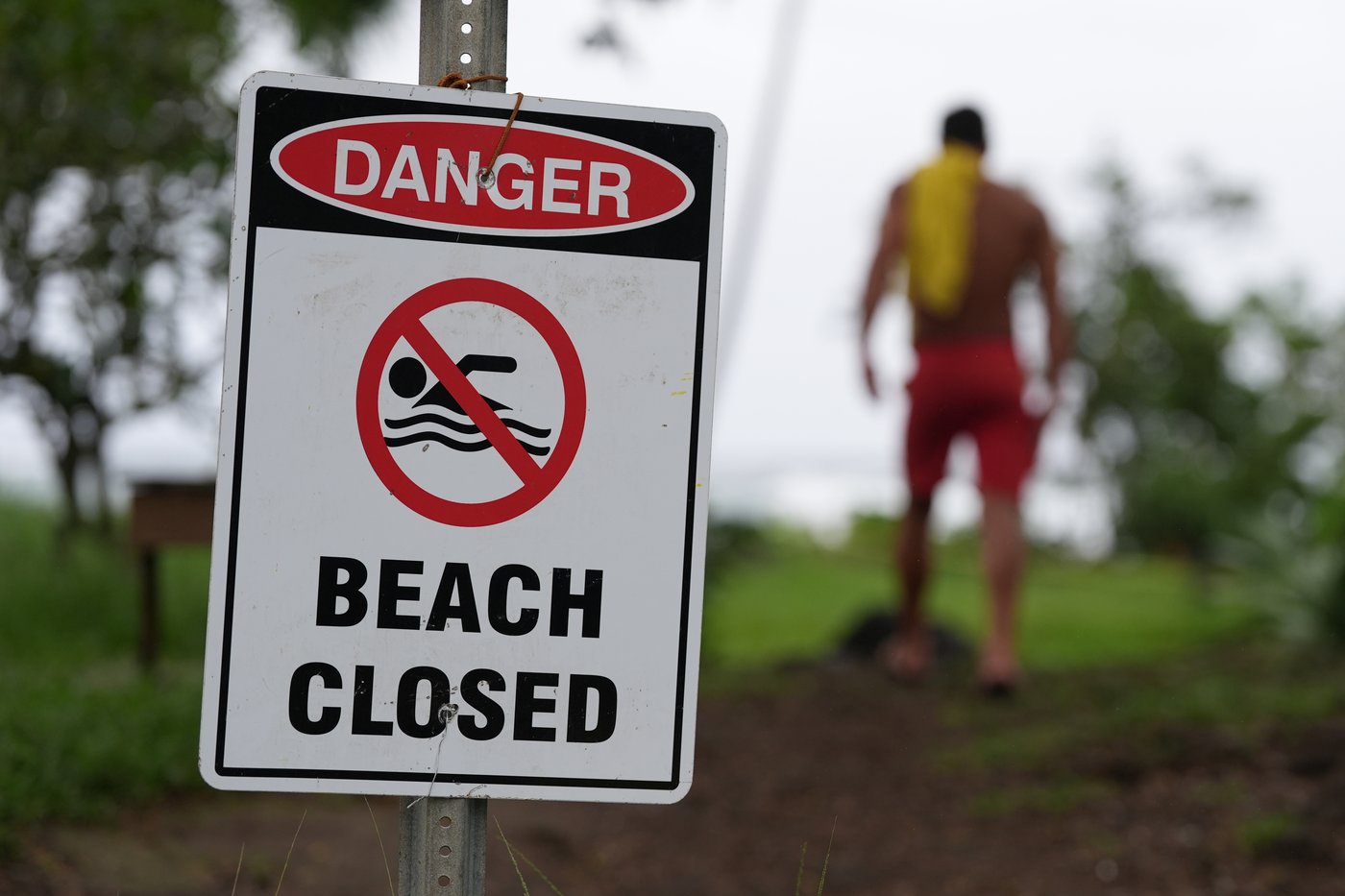 Hurricane Nolo skirts Hawaii but could still unleash powerful winds, flash flooding | iNFOnews.ca